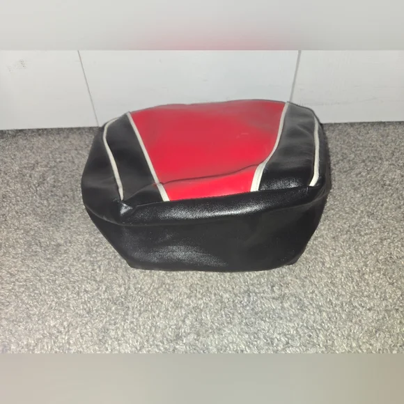 Atenti Red and Black Purse, Zippered Closure Tote Bag, Excellent Condition - Picture 13 of 13